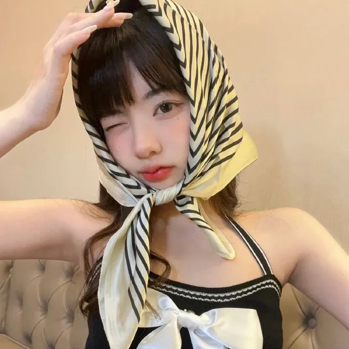 红色尾翼